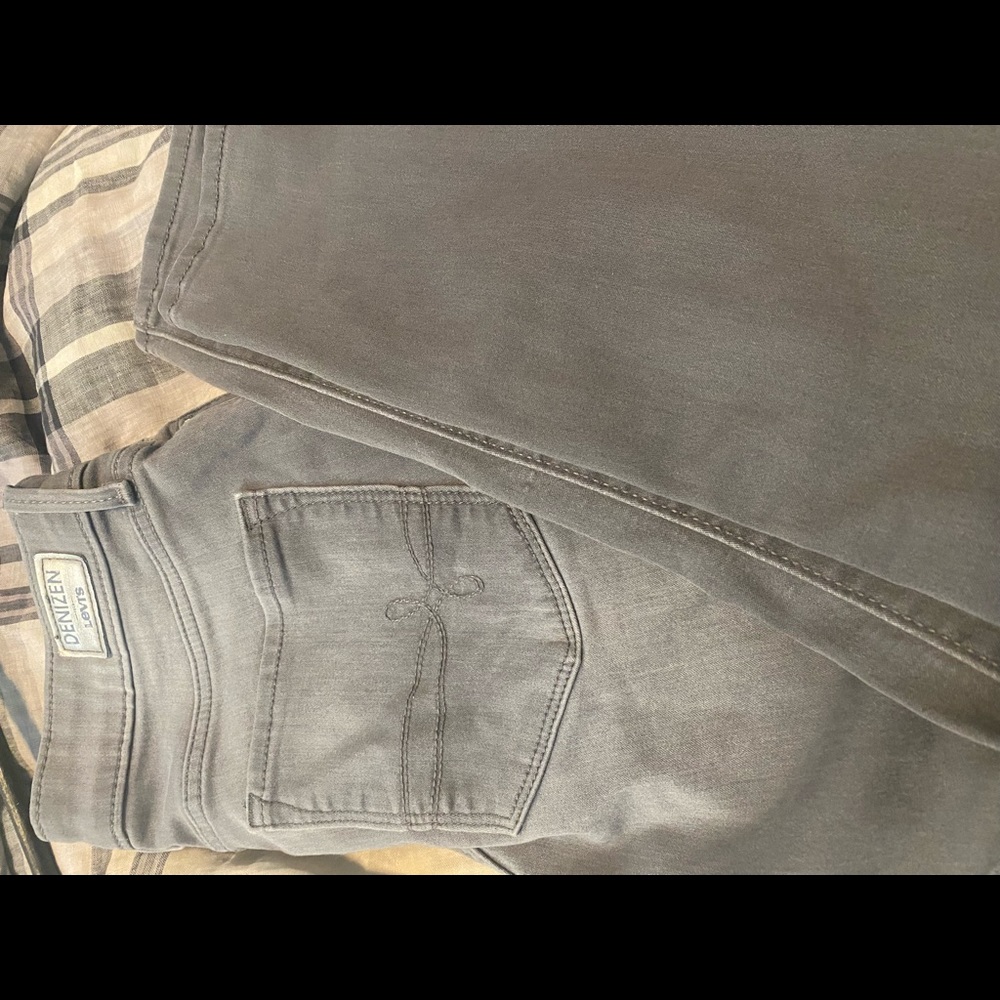 Levis denizen modern skinny crop